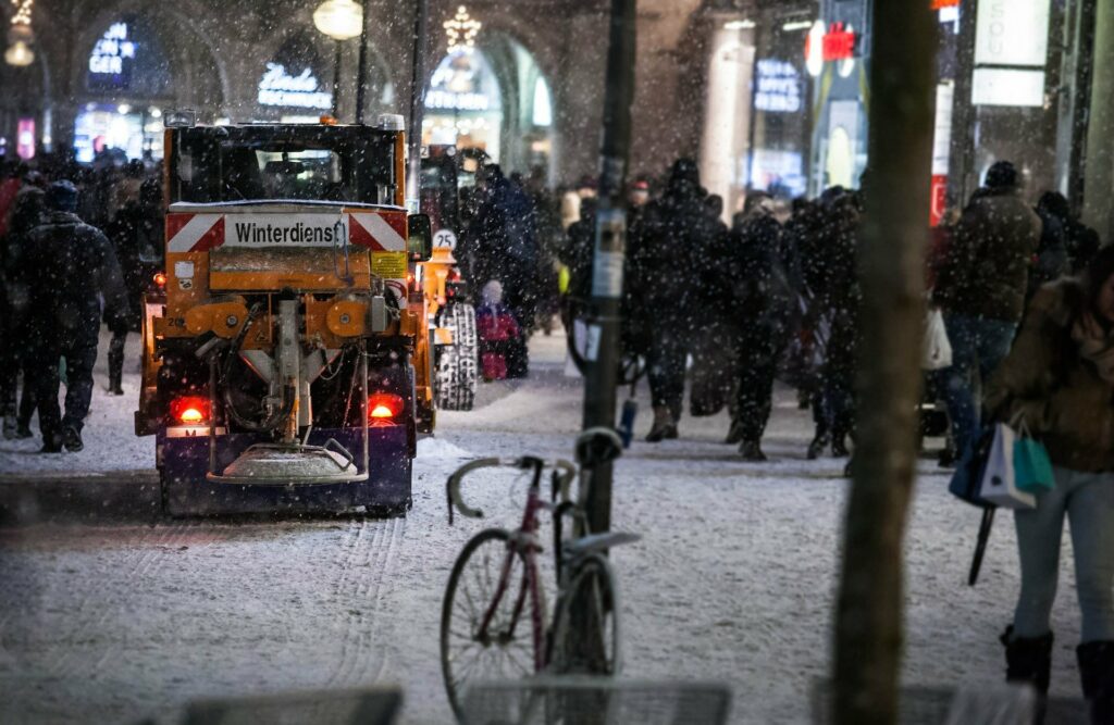 Mieter oder Vermieter: Wer muss den Schnee räumen?